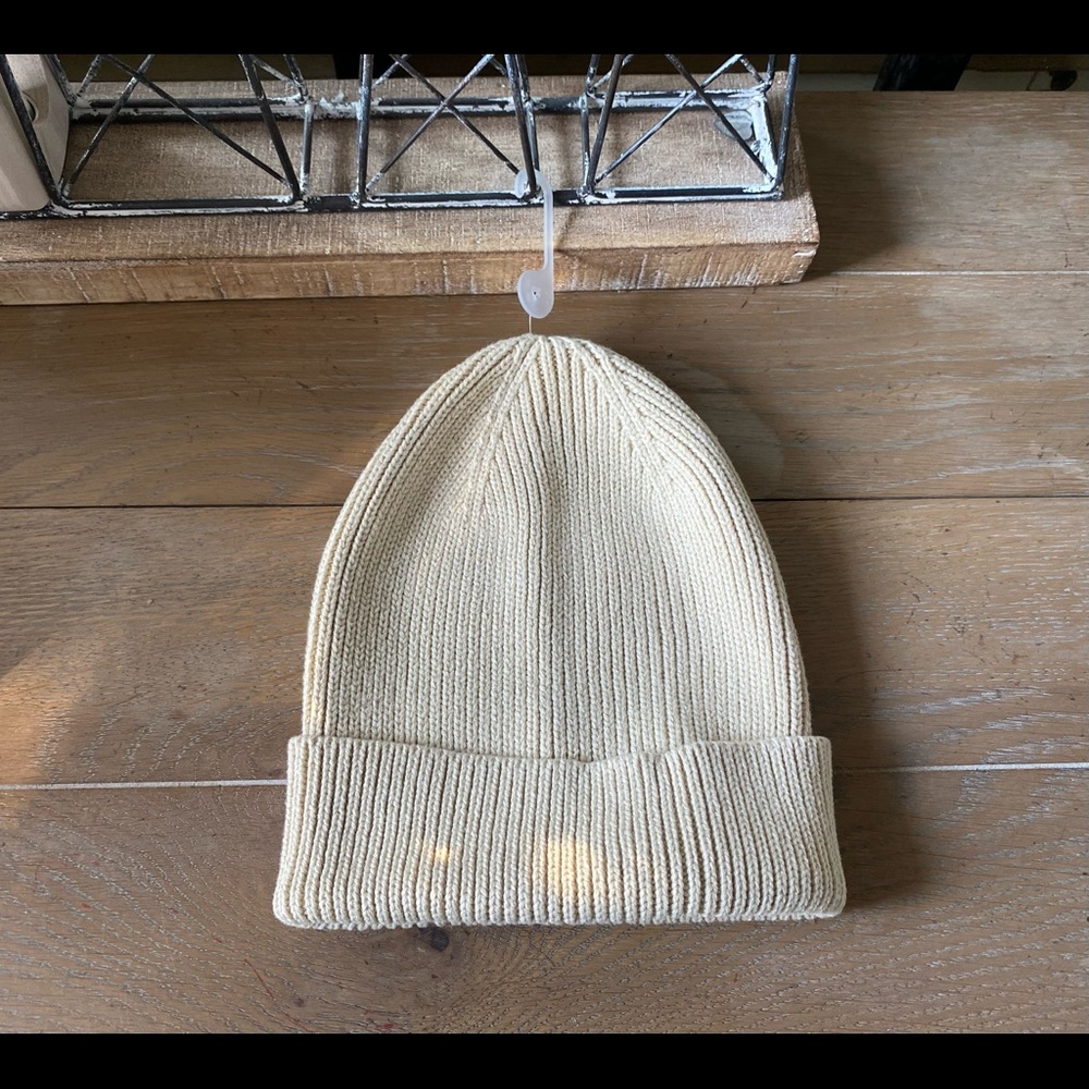 NWT Gap kids Beanie Hat